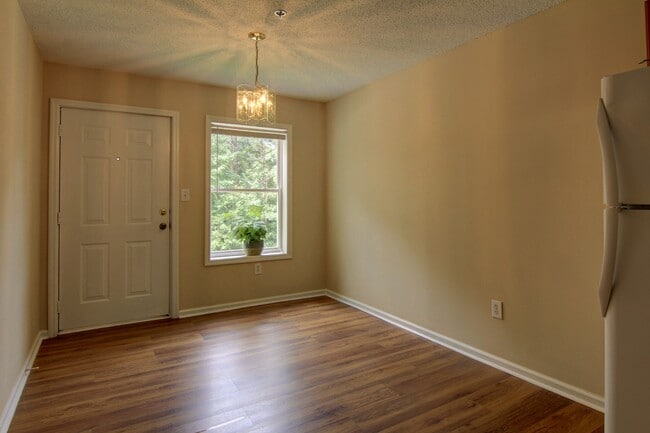 Building Photo - 1850 Cedar Shoals Dr