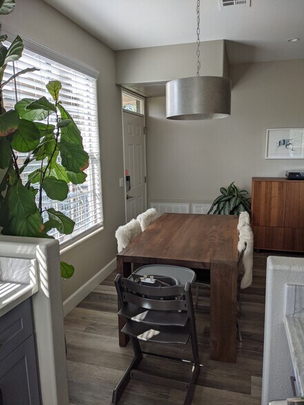 Building Photo - 3544 Caminito El Rincon