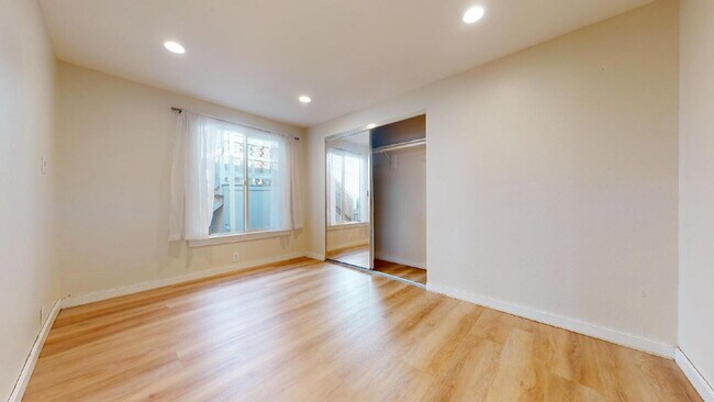 Building Photo - Exceptional Brisbane Home Offering Space, Style & Sunsets