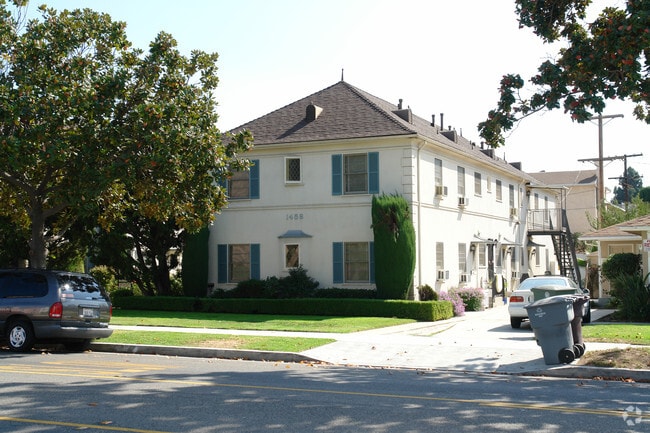 Primary Photo - 1458 E Wilson Ave