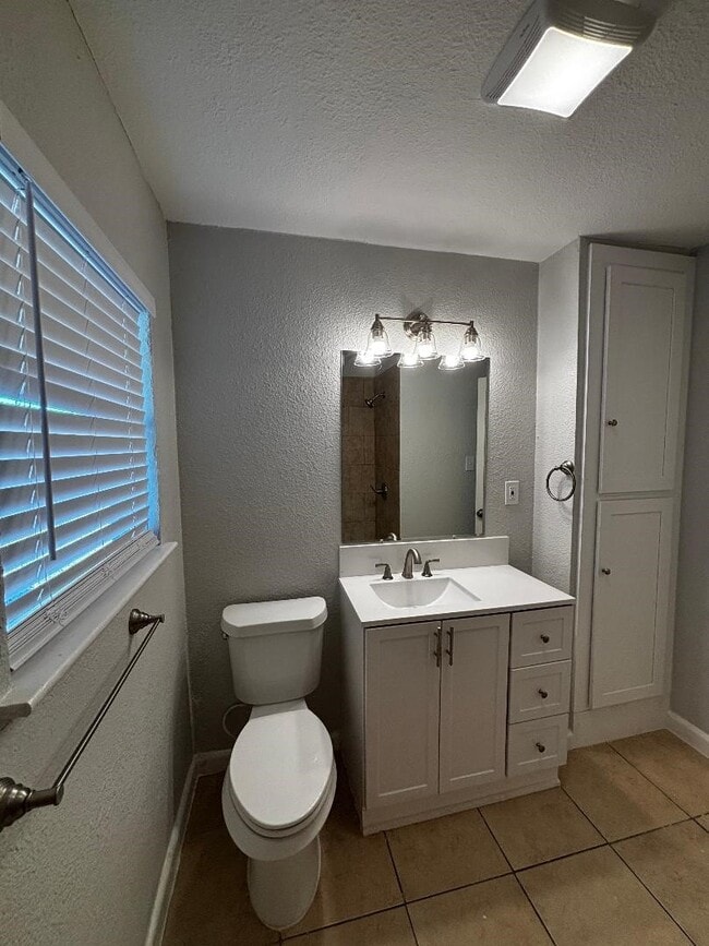 Building Photo - 5855 Beldart St