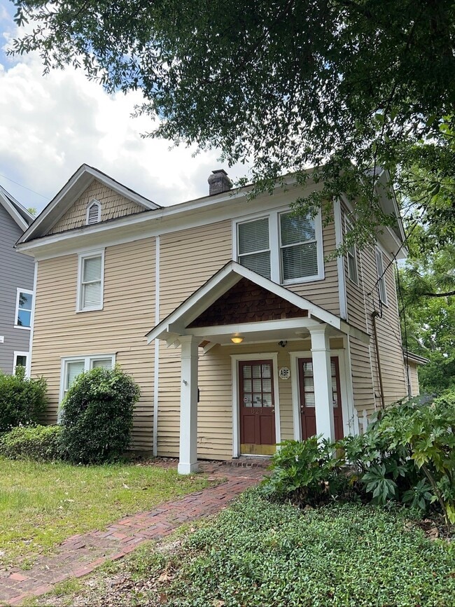 Building Photo - 823 Heidt St