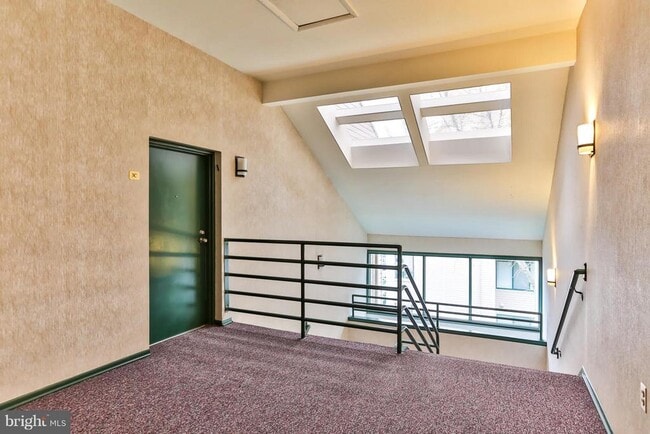 Building Photo - 6 Winners Cir