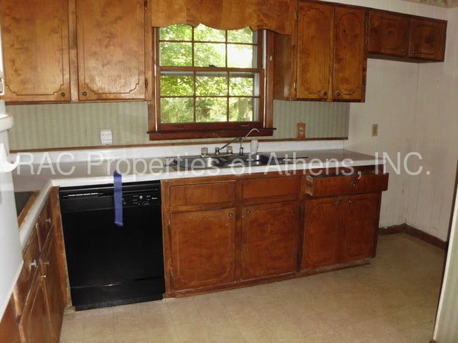 Building Photo - 133 Fairfield Cir
