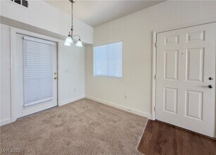 Building Photo - 3400 Cabana Dr
