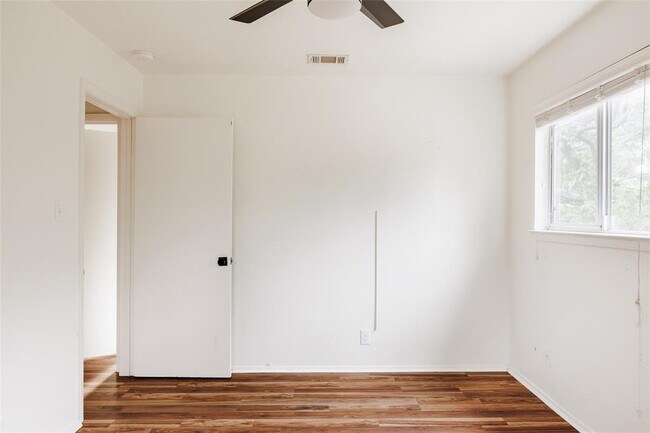 Building Photo - 1403 Randy Cir