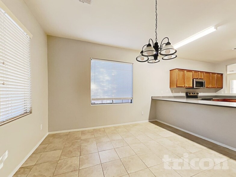 Building Photo - 45209 Miraflores St