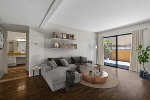 Building Photo - 25671 Le Parc