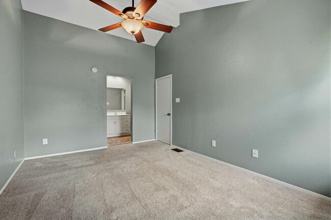 Building Photo - 1748 Ohlen Rd