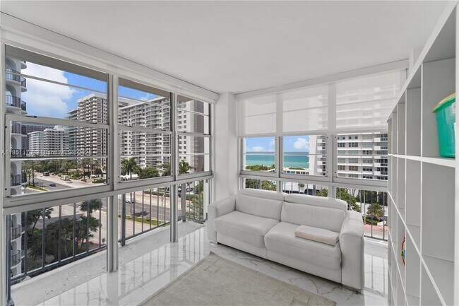 Building Photo - 5640 Collins Ave