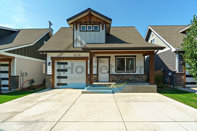 Building Photo - Craftsman-Style Home in Coeur d'Alene with 2 Bedrooms, 1.5 Bathrooms!