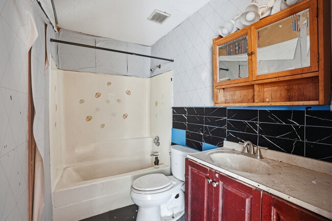 Building Photo - 2683 21st St