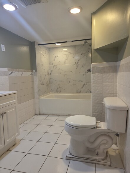 Bath - 474 E 18th St