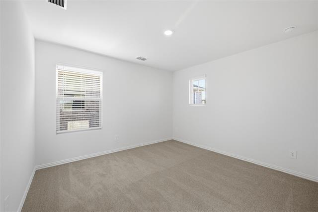 Building Photo - 701 Leavenworth Dr