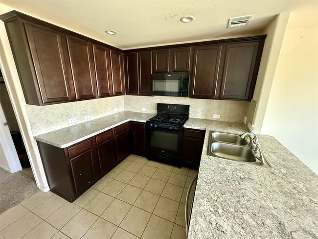 Building Photo - 4703 S Richwood Dr