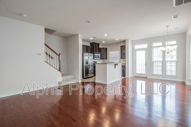 Building Photo - 438 Christiane Way
