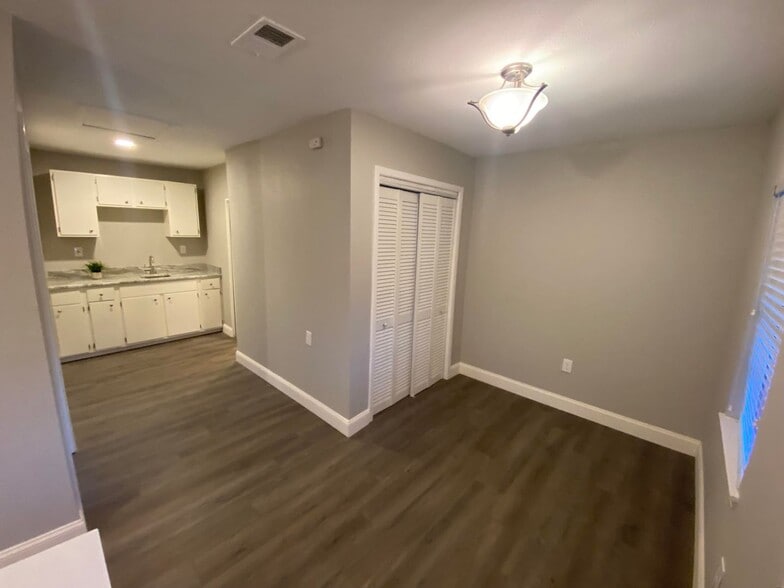 Building Photo - 2006 W Northgate Dr