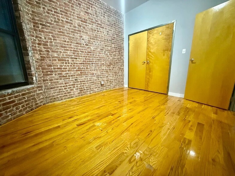 Building Photo - 103 E 102nd St