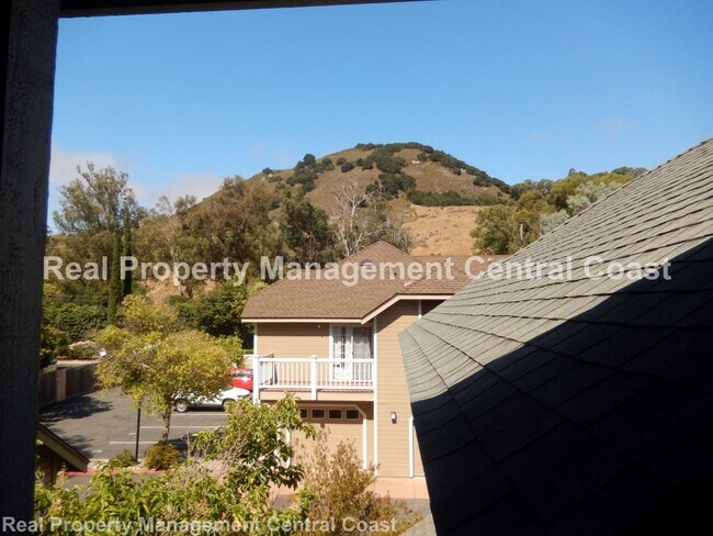 Building Photo - AVAILABLE JULY -  2 Bedroom / 1.5 Bath Dow...