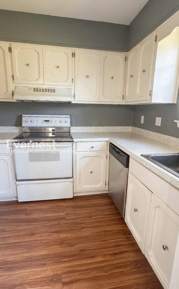 Building Photo - 2620 Southbury Cir