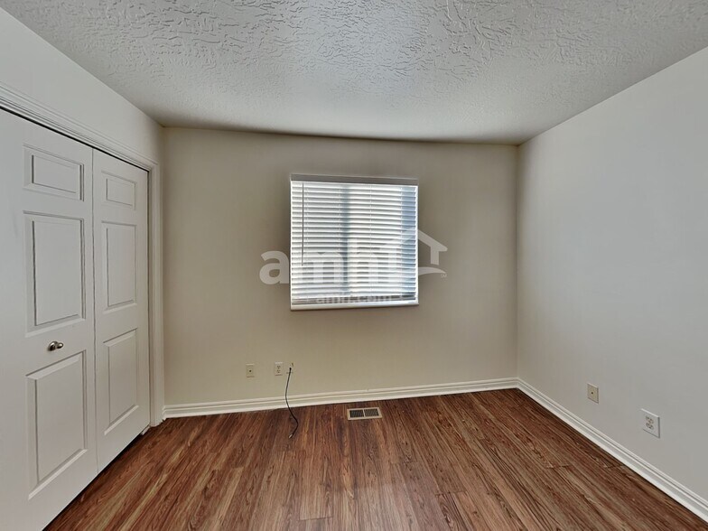 Building Photo - 651 Saddlebrook Dr