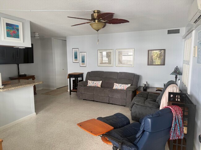 Building Photo - 3600 N Ocean Dr