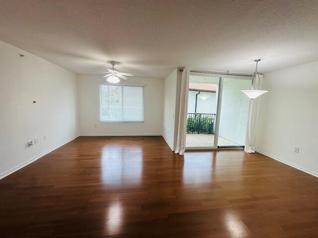 Building Photo - 401 Villa Cir