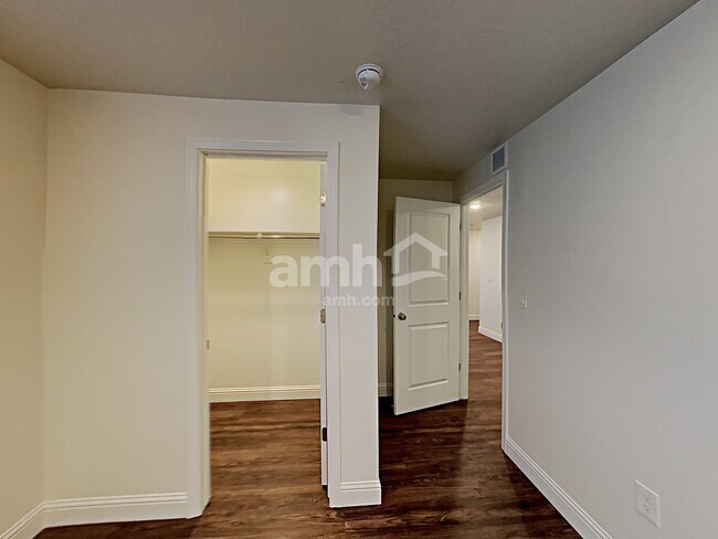 Building Photo - 1378 White St