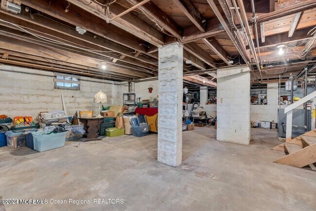 Building Photo - 649 McClellan St