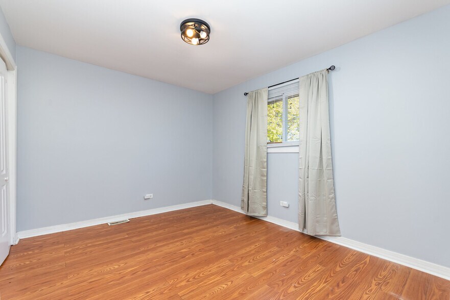 Building Photo - 544 Garfield Ave