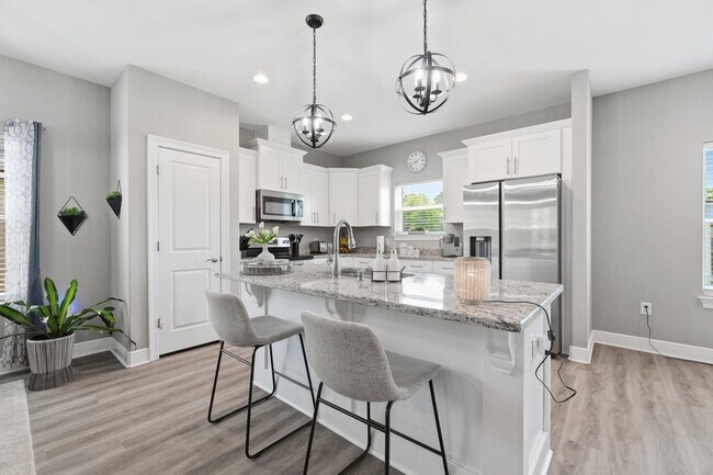 Building Photo - 2331 Hadleigh Hills Ct