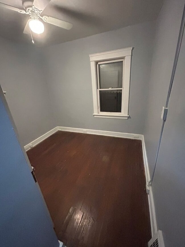 Building Photo - 15610 Holmes Ave