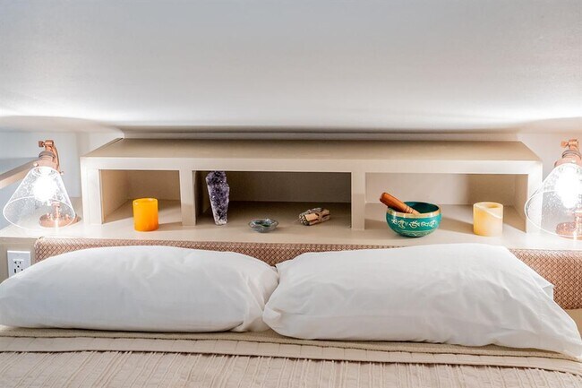 Building Photo - 5200 St Georges Green