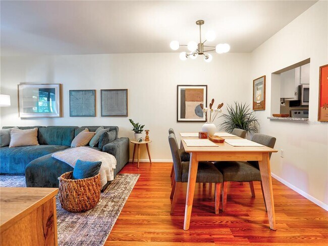 Building Photo - 322 Timber Lake Dr