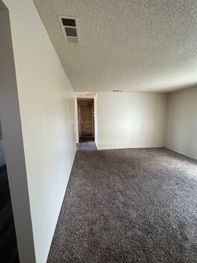 Building Photo - 1836 Cheyenne Dr