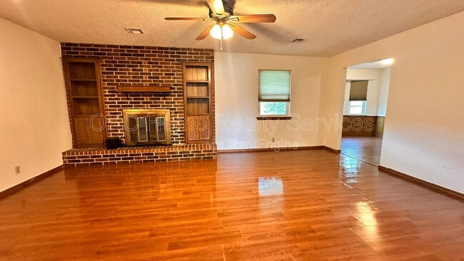 Building Photo - 1210 Glenwood Dr