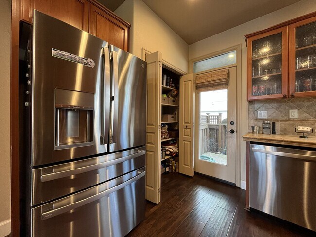 Building Photo - Charming 3 Bedroom Villebois Home with Loft, A/C, Designer Finishes and Community Pool!