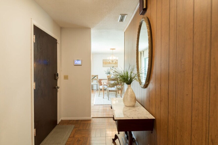 Building Photo - 971 Beechfern Ln