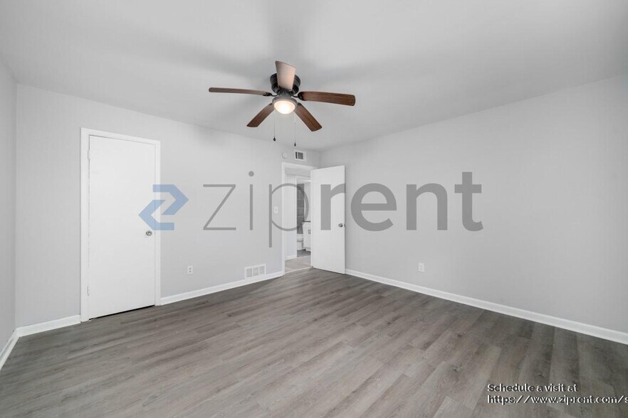 Building Photo - 575 Springwood Dr