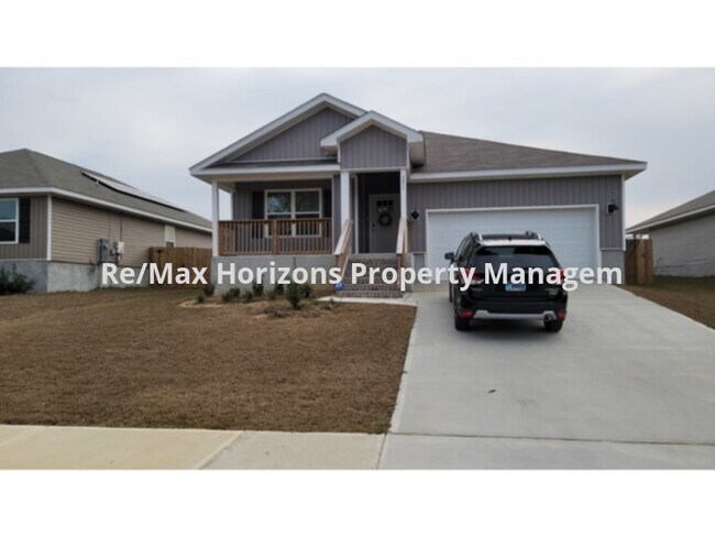 Primary Photo - Wonderful home with solar panels!
