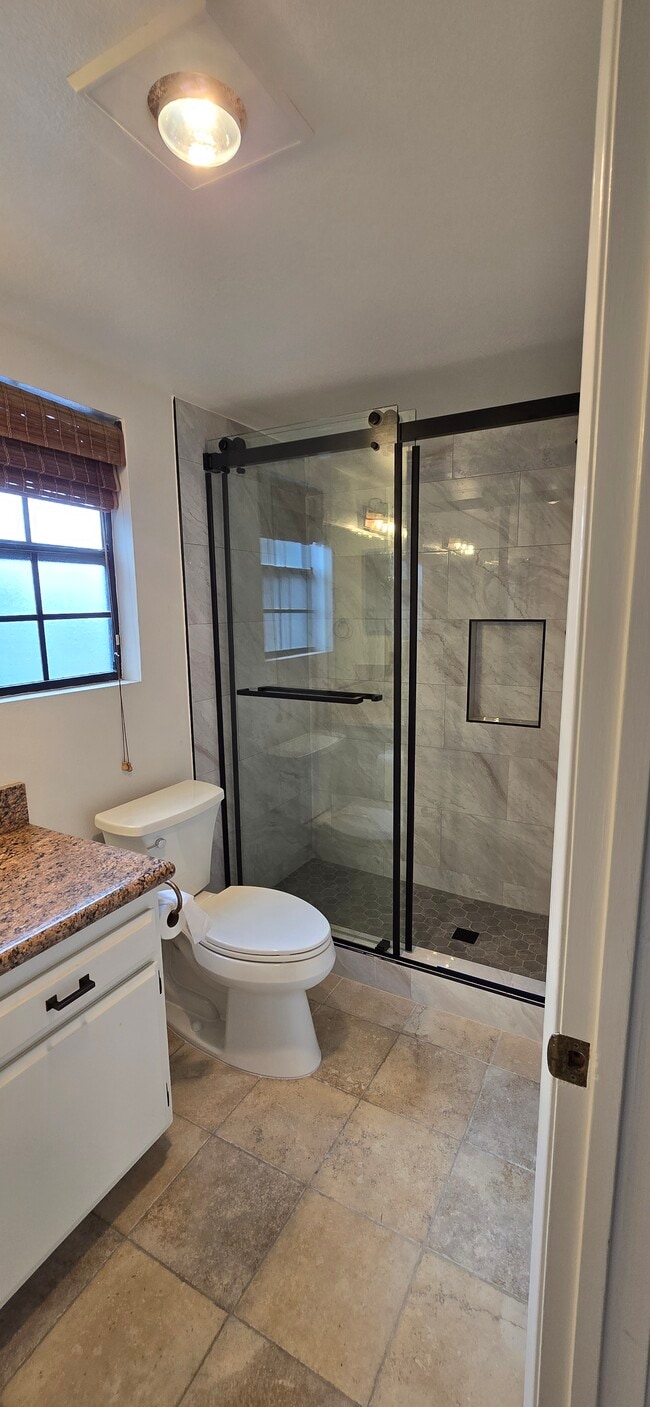 Building Photo - 2019 Carnegie Ln