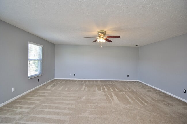 Building Photo - 5167 Elm Leaf Trail