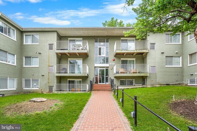 Building Photo - 4473 B St SE
