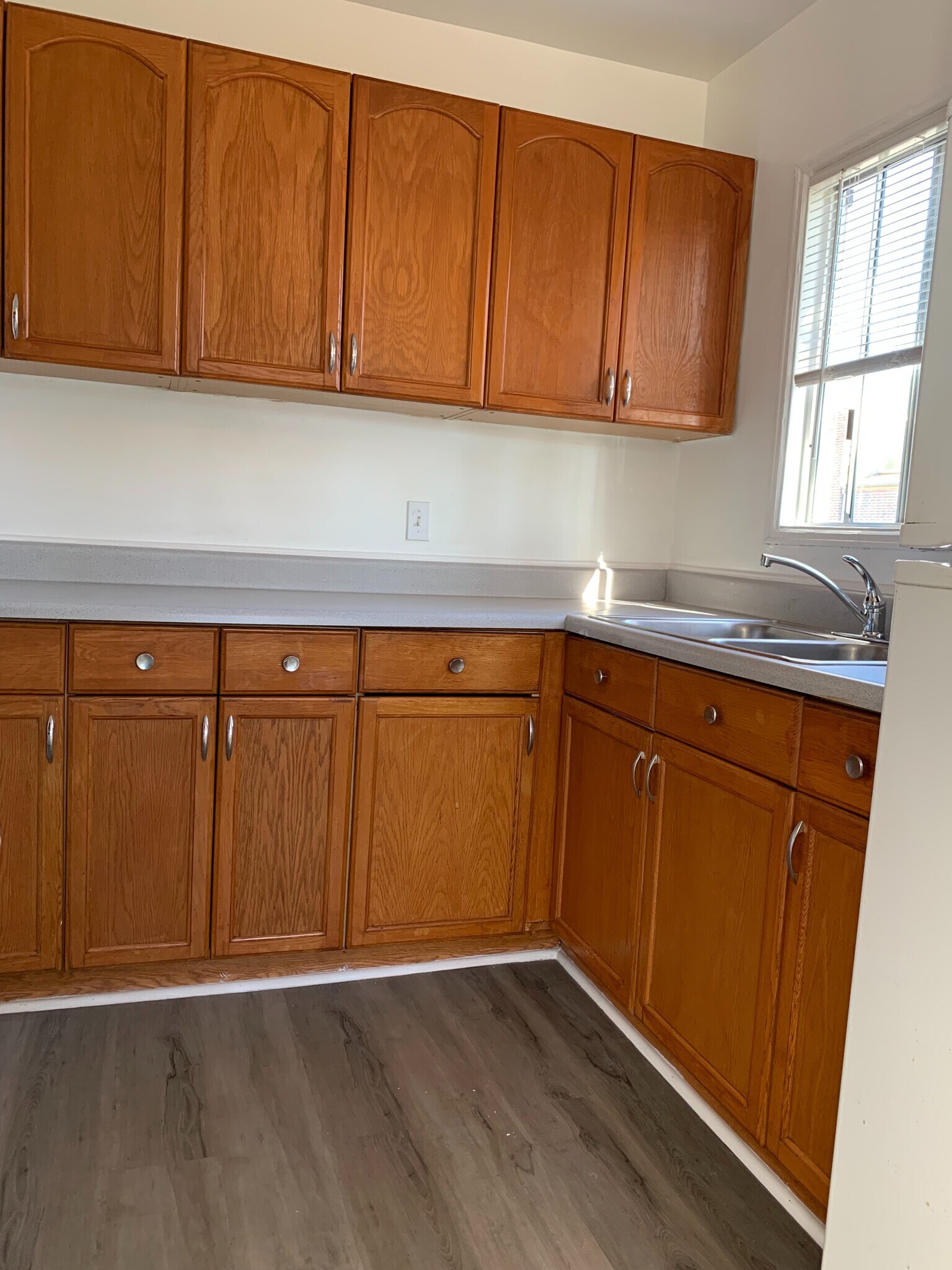 Building Photo - 4137 Chevy Chase Dr