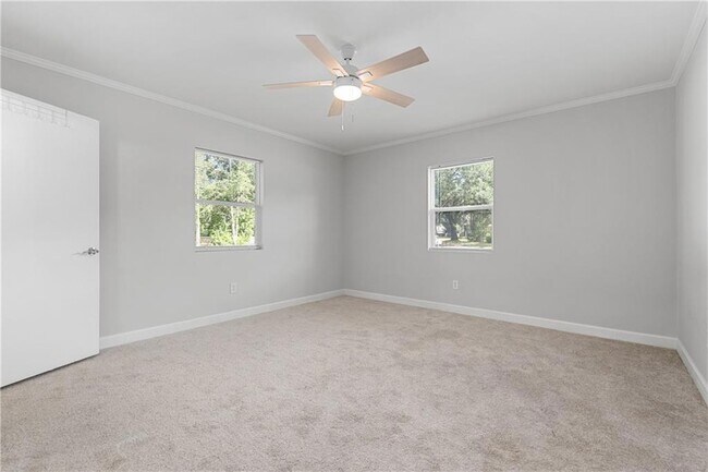 Building Photo - 2762 Hillcrest Rd