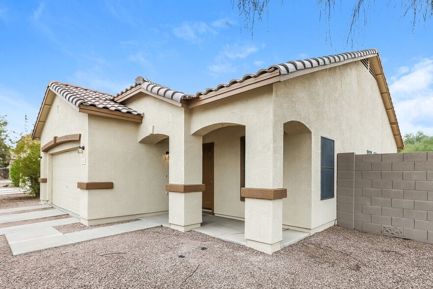 Building Photo - 101 E Valley View Dr