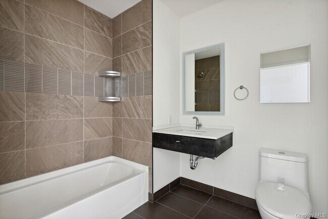 Building Photo - 120 N Pearl St