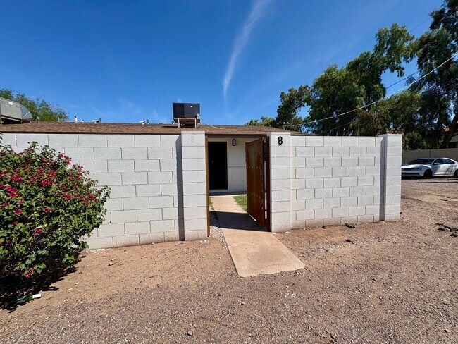 Building Photo - 817 S Melody Ln