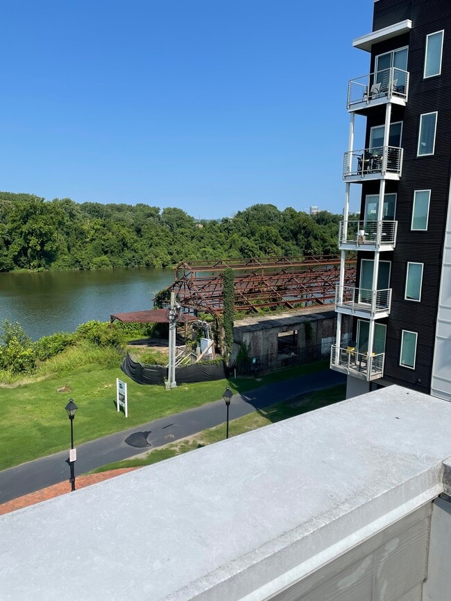 Building Photo - 2 Capital Trail Row