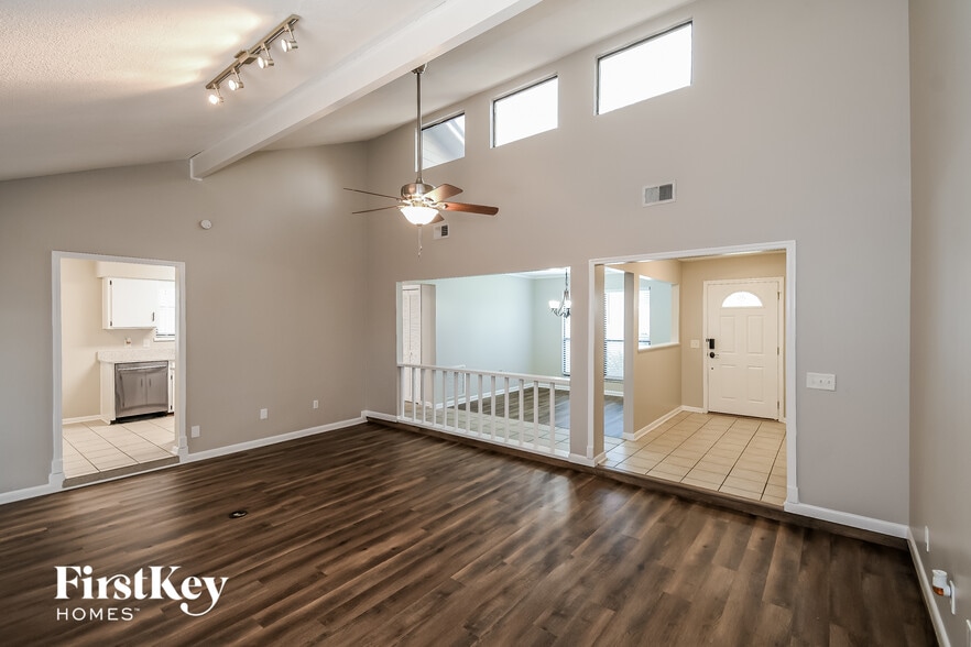 Building Photo - 10849 Knottingby Dr